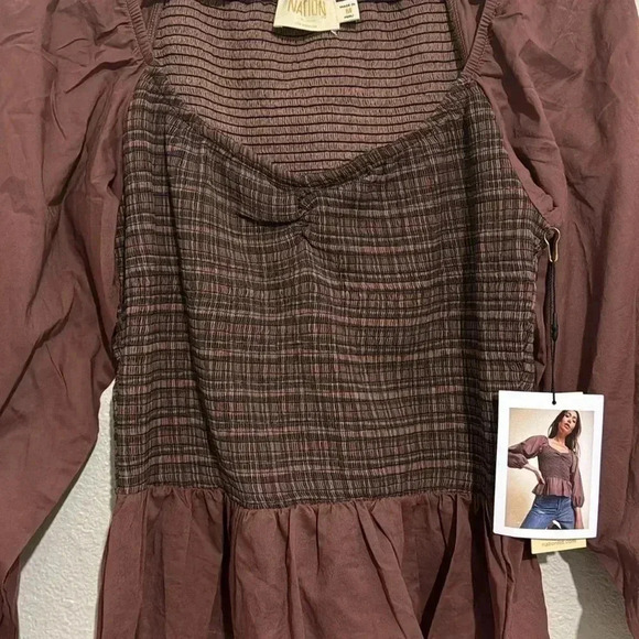 Nation LTD  Elastic Smocked Balloon Sleeve Peplum Top - Picture 3 of 6